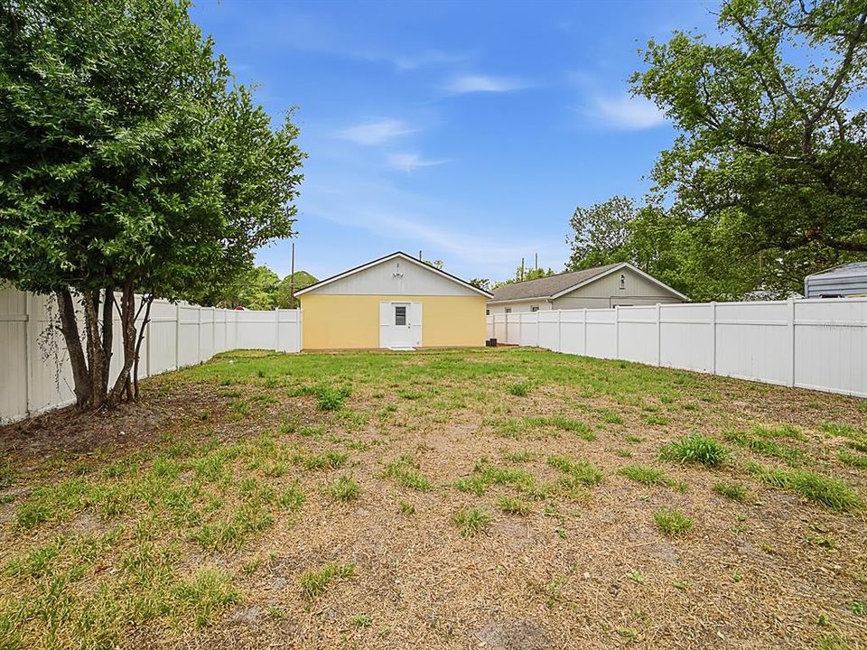 For Sale: $385,000 (3 beds, 2 baths, 1112 Square Feet)