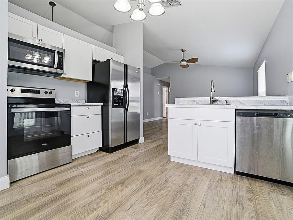 For Sale: $385,000 (3 beds, 2 baths, 1112 Square Feet)