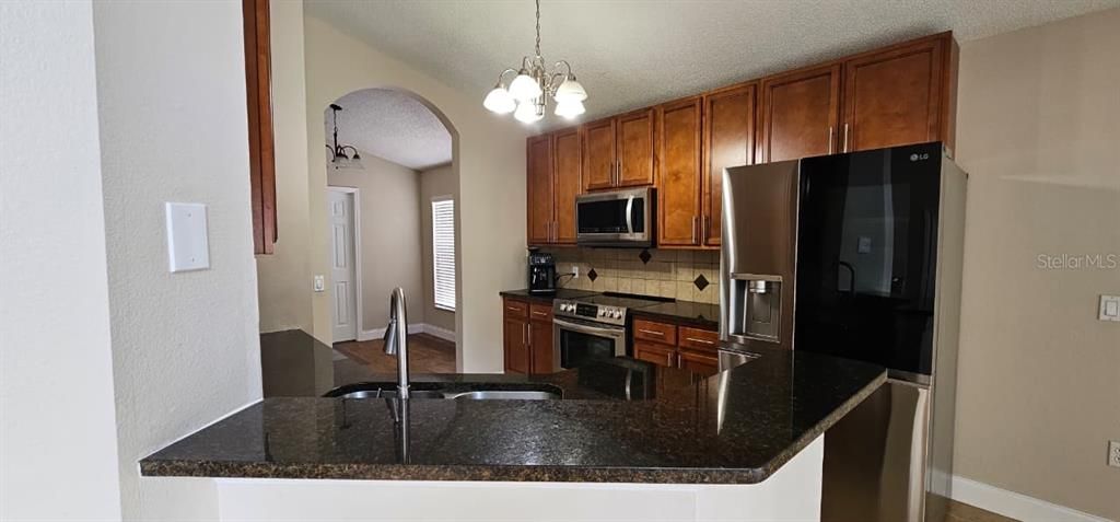 En Venta: $589,000 (5 camas, 3 baños, 2456 Pies cuadrados)