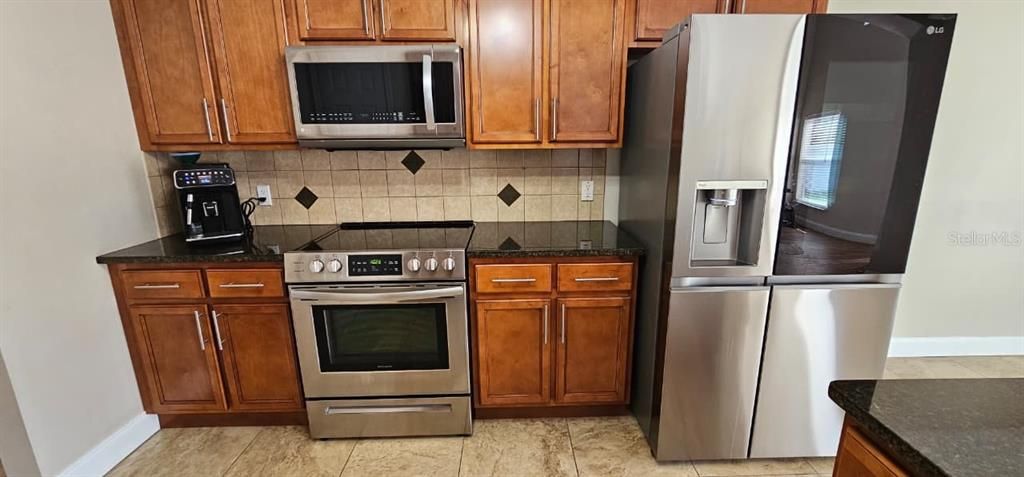 En Venta: $589,000 (5 camas, 3 baños, 2456 Pies cuadrados)