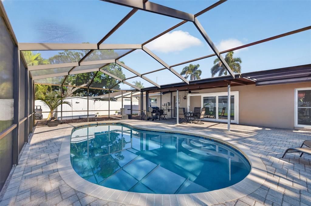 Active With Contract: $499,000 (3 beds, 2 baths, 1724 Square Feet)