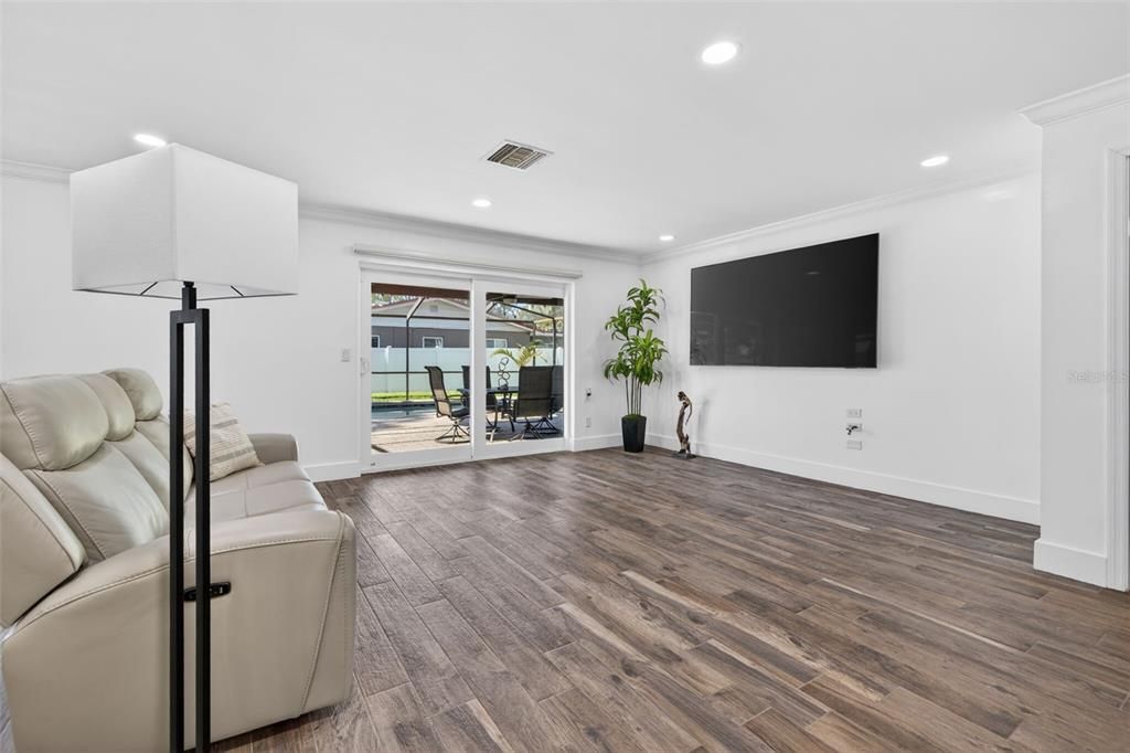 Active With Contract: $499,000 (3 beds, 2 baths, 1724 Square Feet)