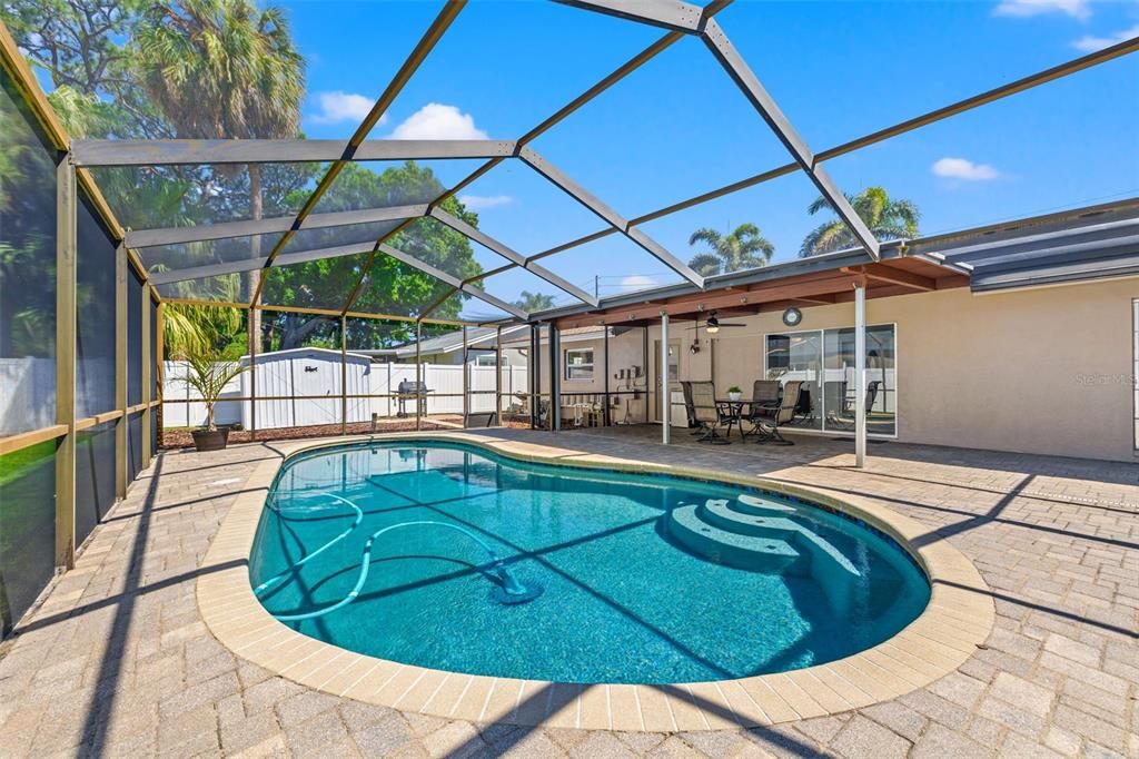 Active With Contract: $499,000 (3 beds, 2 baths, 1724 Square Feet)