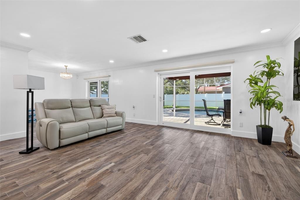 Active With Contract: $499,000 (3 beds, 2 baths, 1724 Square Feet)
