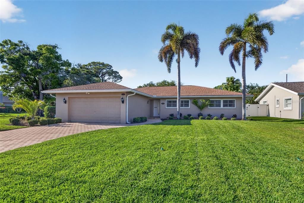 Active With Contract: $499,000 (3 beds, 2 baths, 1724 Square Feet)