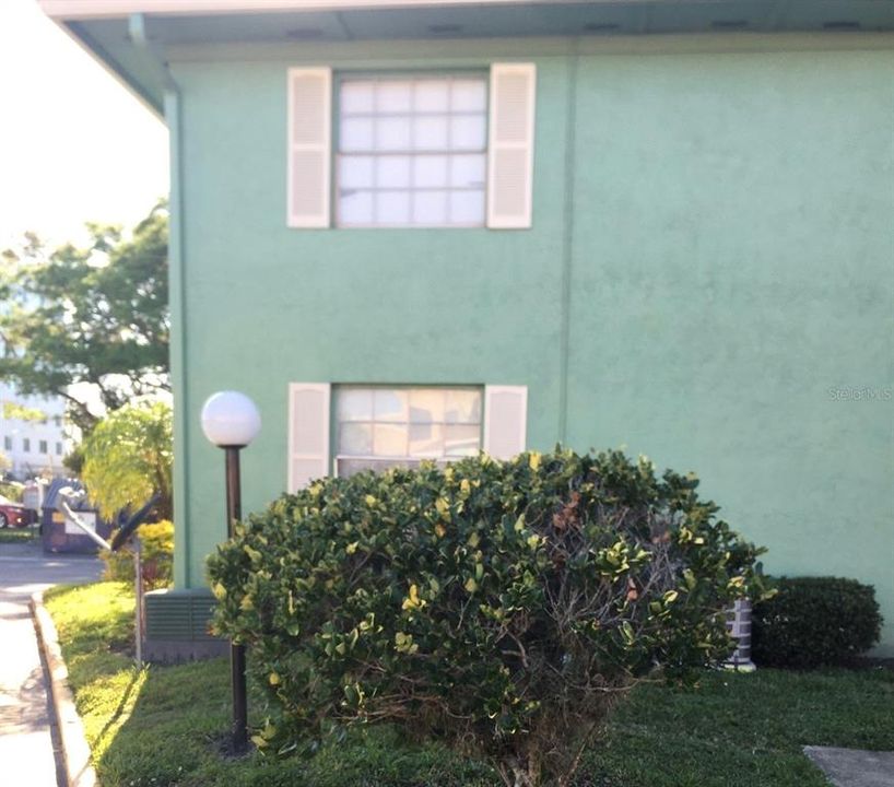 For Sale: $138,000 (2 beds, 1 baths, 840 Square Feet)