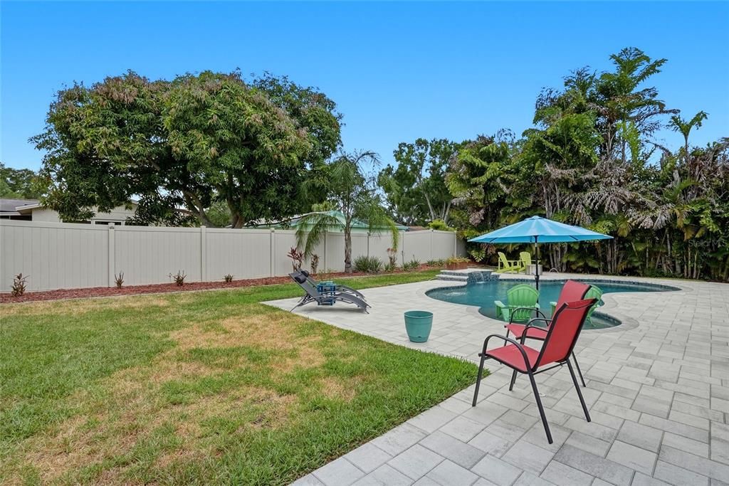 Activo con contrato: $699,999 (4 camas, 2 baños, 1898 Pies cuadrados)