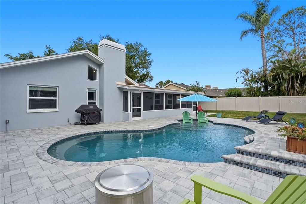 Activo con contrato: $699,999 (4 camas, 2 baños, 1898 Pies cuadrados)