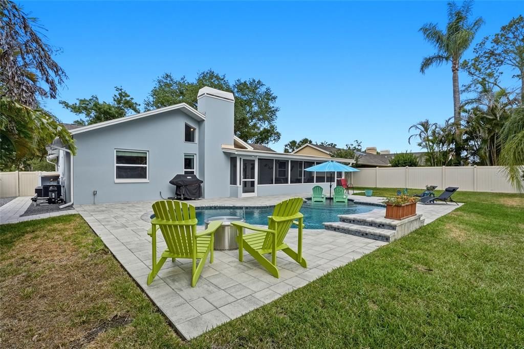 Activo con contrato: $699,999 (4 camas, 2 baños, 1898 Pies cuadrados)