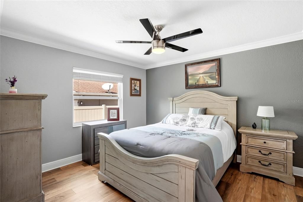 Activo con contrato: $699,999 (4 camas, 2 baños, 1898 Pies cuadrados)