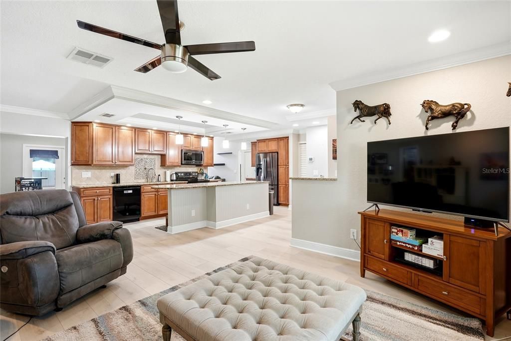 Activo con contrato: $699,999 (4 camas, 2 baños, 1898 Pies cuadrados)