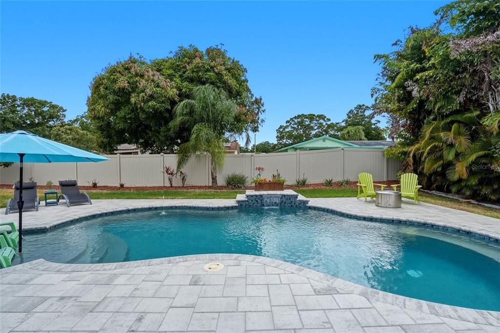 Activo con contrato: $699,999 (4 camas, 2 baños, 1898 Pies cuadrados)
