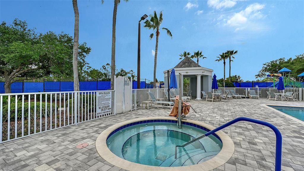 For Sale: $199,995 (2 beds, 2 baths, 1268 Square Feet)