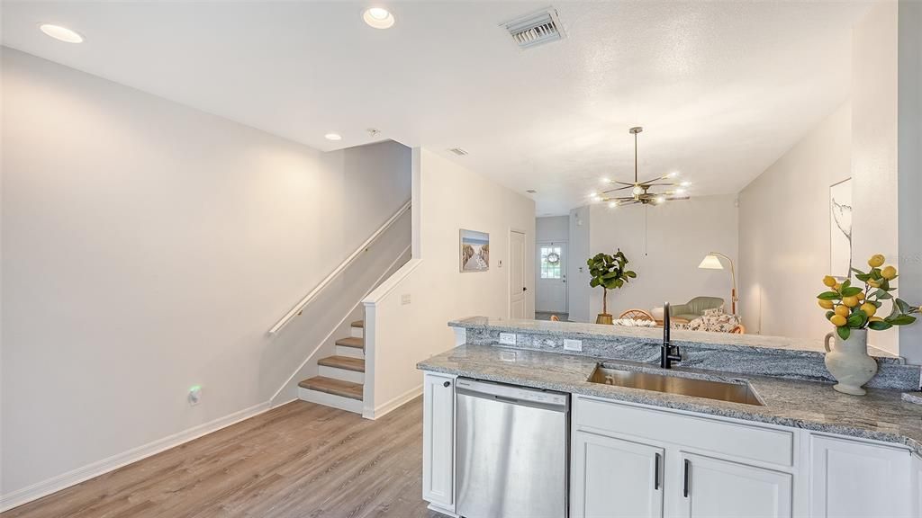For Sale: $199,995 (2 beds, 2 baths, 1268 Square Feet)