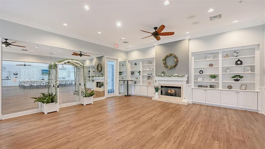 For Sale: $199,995 (2 beds, 2 baths, 1268 Square Feet)