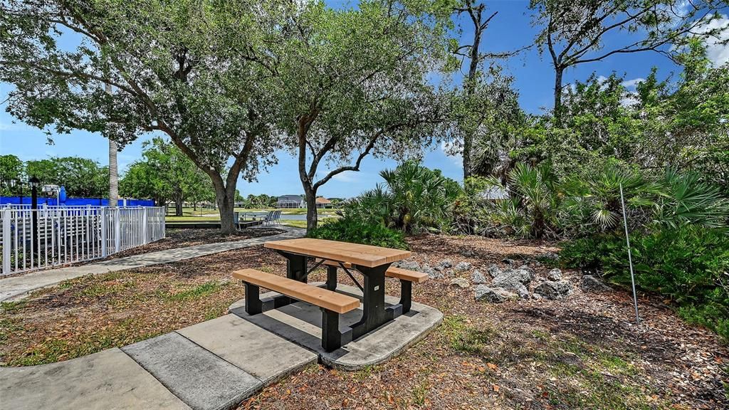 For Sale: $199,995 (2 beds, 2 baths, 1268 Square Feet)