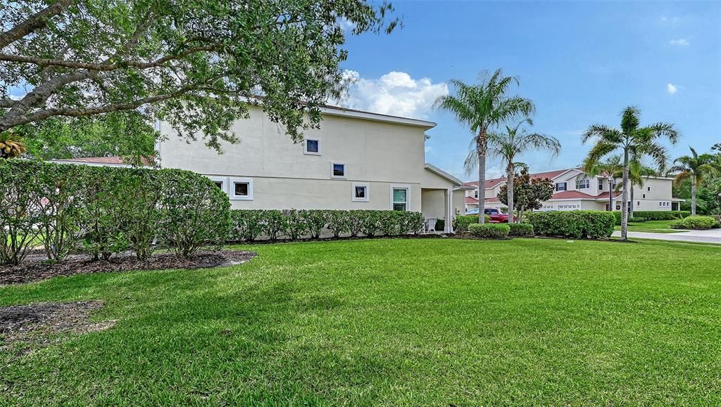 For Sale: $199,995 (2 beds, 2 baths, 1268 Square Feet)