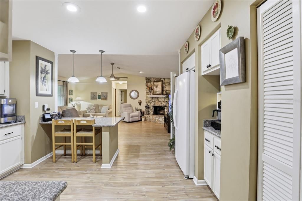 For Sale: $370,000 (3 beds, 2 baths, 1578 Square Feet)