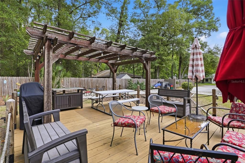 For Sale: $370,000 (3 beds, 2 baths, 1578 Square Feet)