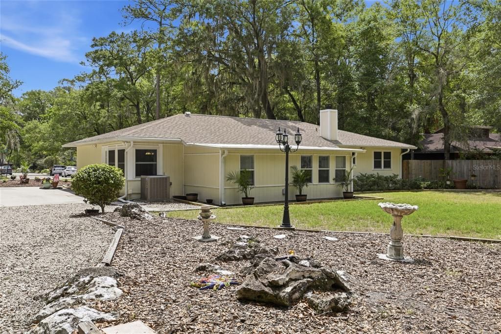 For Sale: $370,000 (3 beds, 2 baths, 1578 Square Feet)
