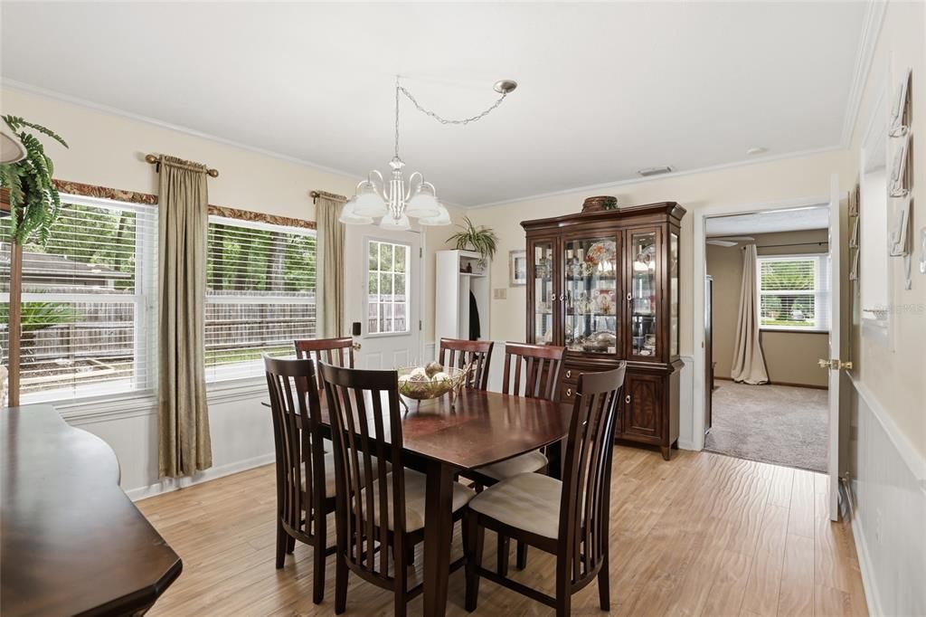 For Sale: $370,000 (3 beds, 2 baths, 1578 Square Feet)