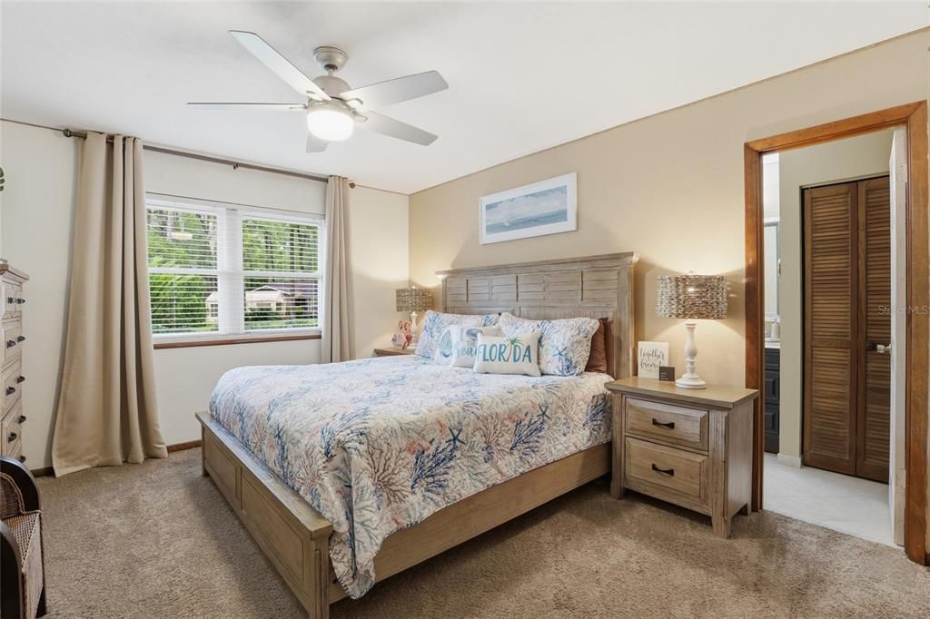For Sale: $370,000 (3 beds, 2 baths, 1578 Square Feet)