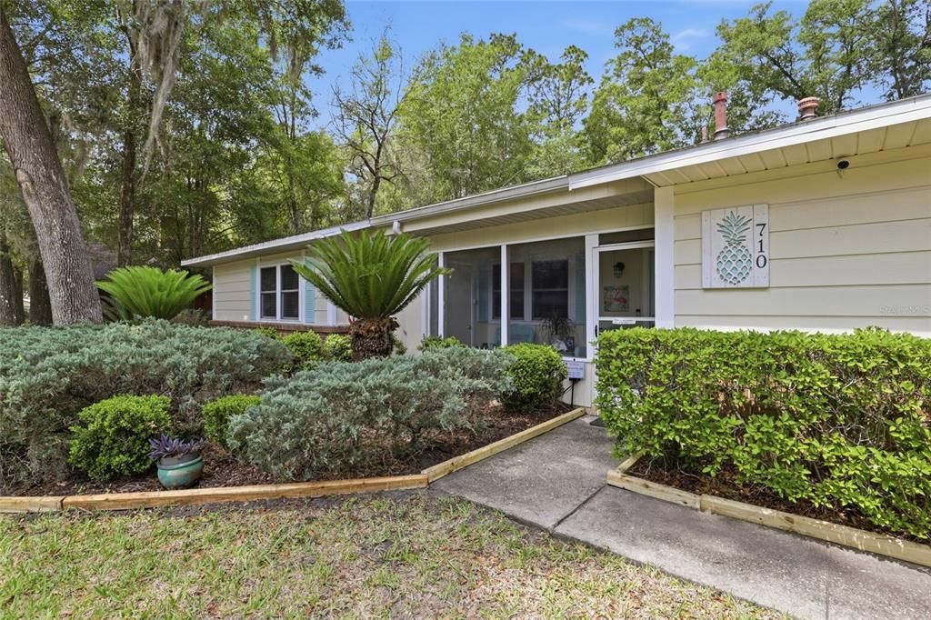 For Sale: $370,000 (3 beds, 2 baths, 1578 Square Feet)