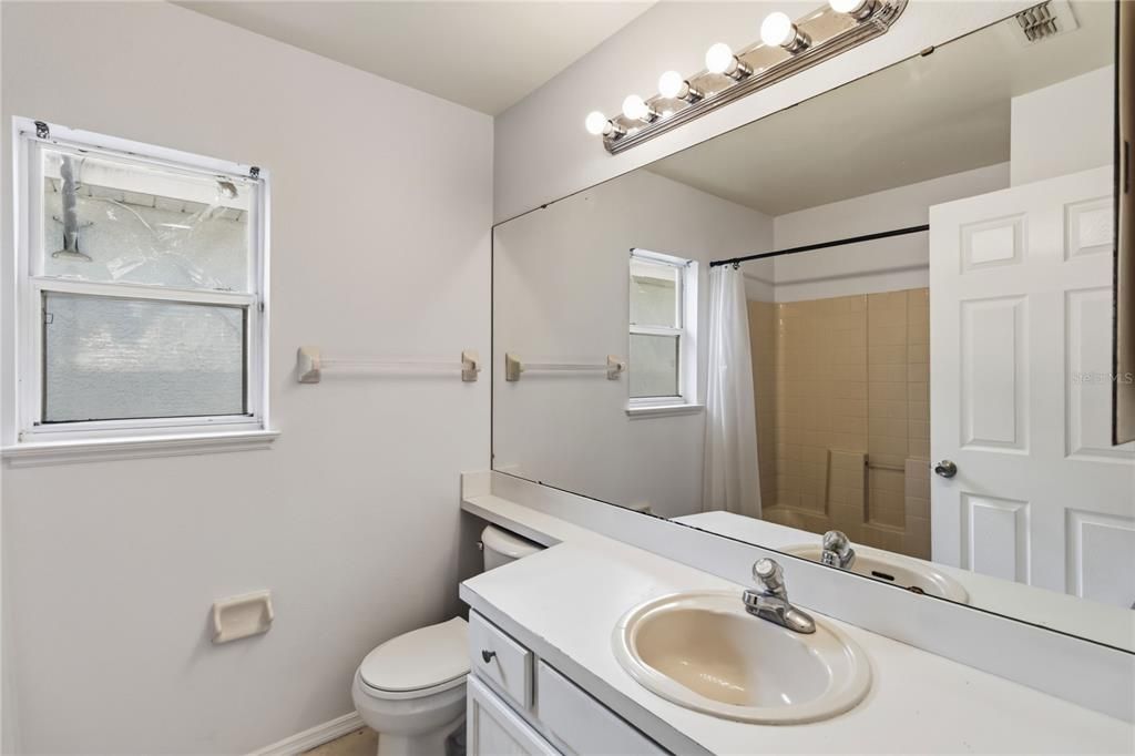 For Rent: $2,900 (4 beds, 2 baths, 1680 Square Feet)