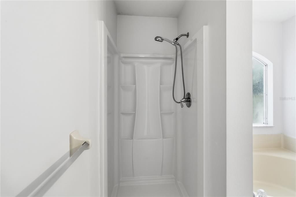 For Rent: $2,900 (4 beds, 2 baths, 1680 Square Feet)