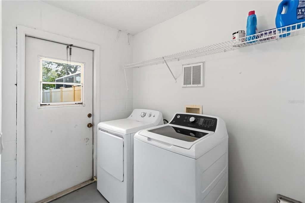 For Rent: $2,900 (4 beds, 2 baths, 1680 Square Feet)