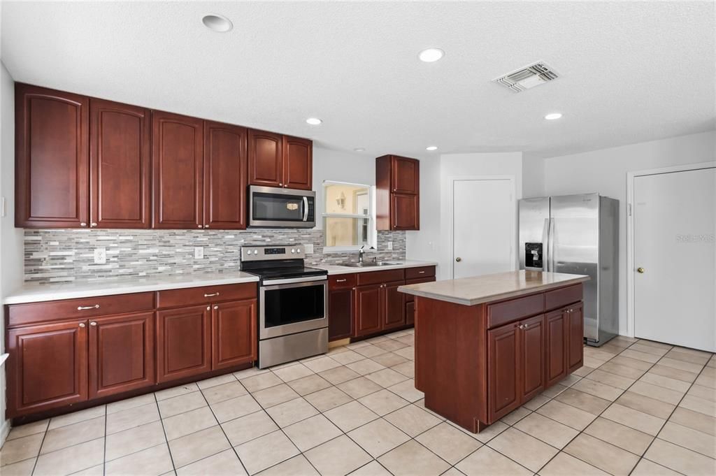 For Rent: $2,900 (4 beds, 2 baths, 1680 Square Feet)