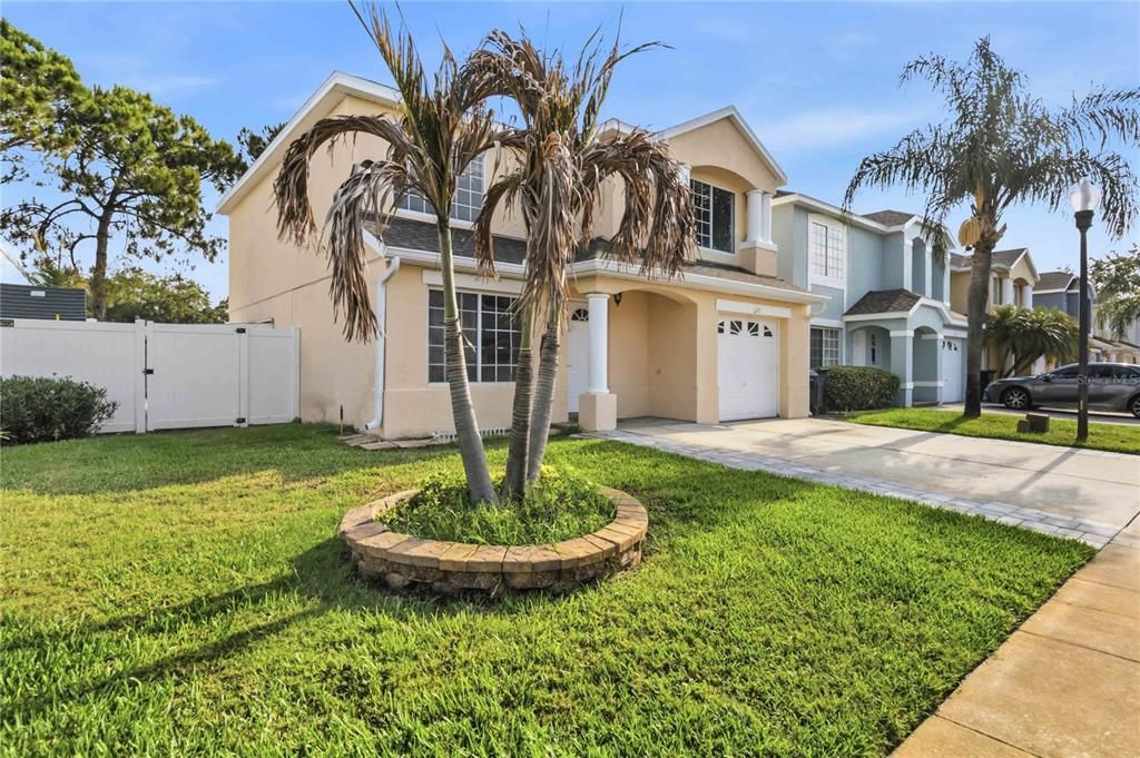 For Rent: $2,900 (4 beds, 2 baths, 1680 Square Feet)