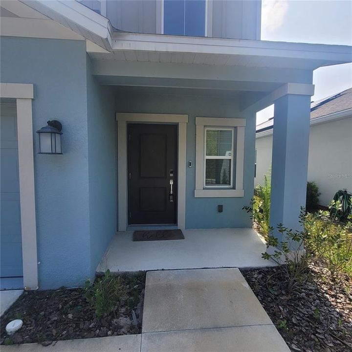 For Rent: $3,100 (5 beds, 2 baths, 2370 Square Feet)