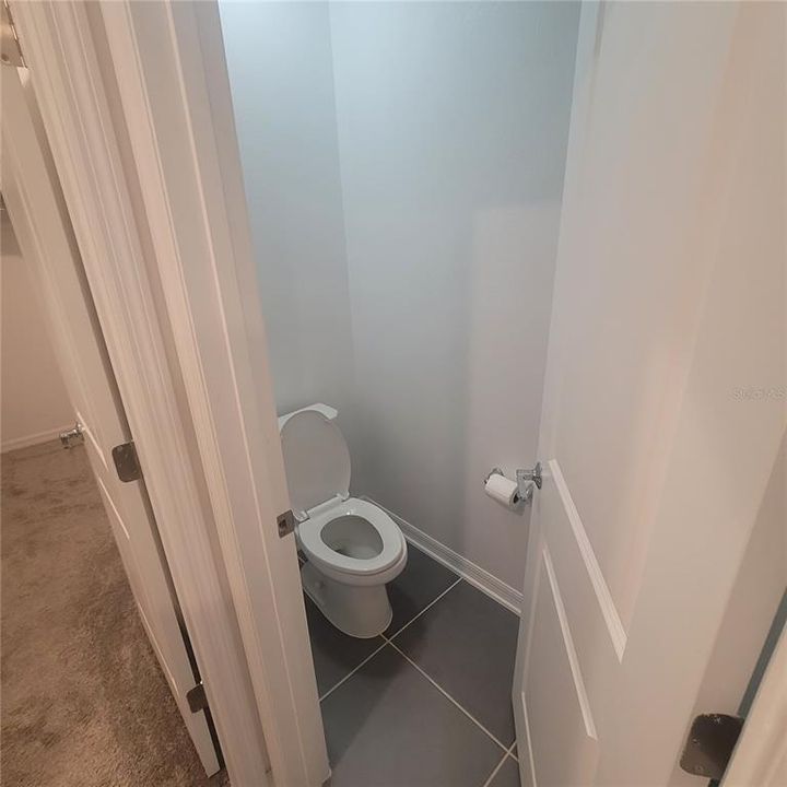 For Rent: $3,100 (5 beds, 2 baths, 2370 Square Feet)