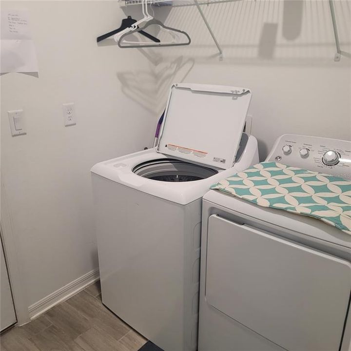 For Rent: $3,100 (5 beds, 2 baths, 2370 Square Feet)