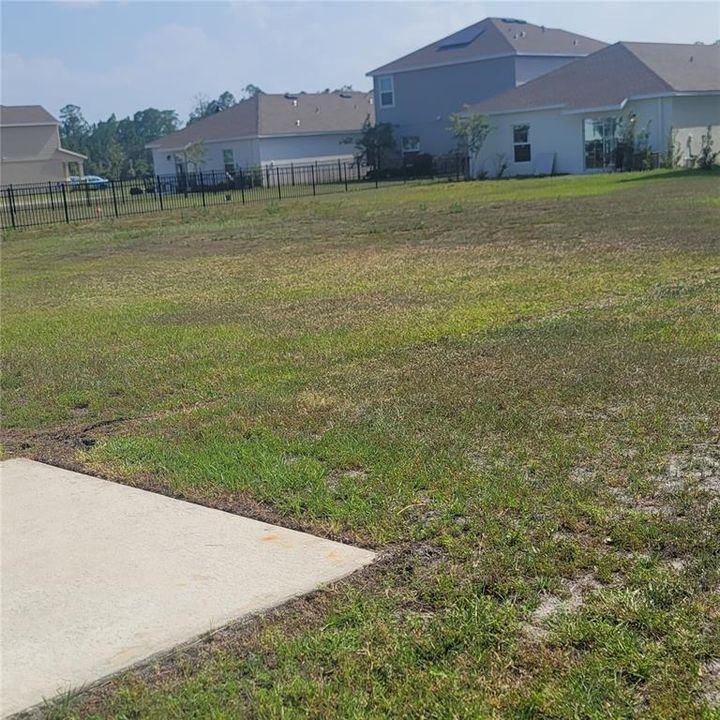 For Rent: $3,100 (5 beds, 2 baths, 2370 Square Feet)