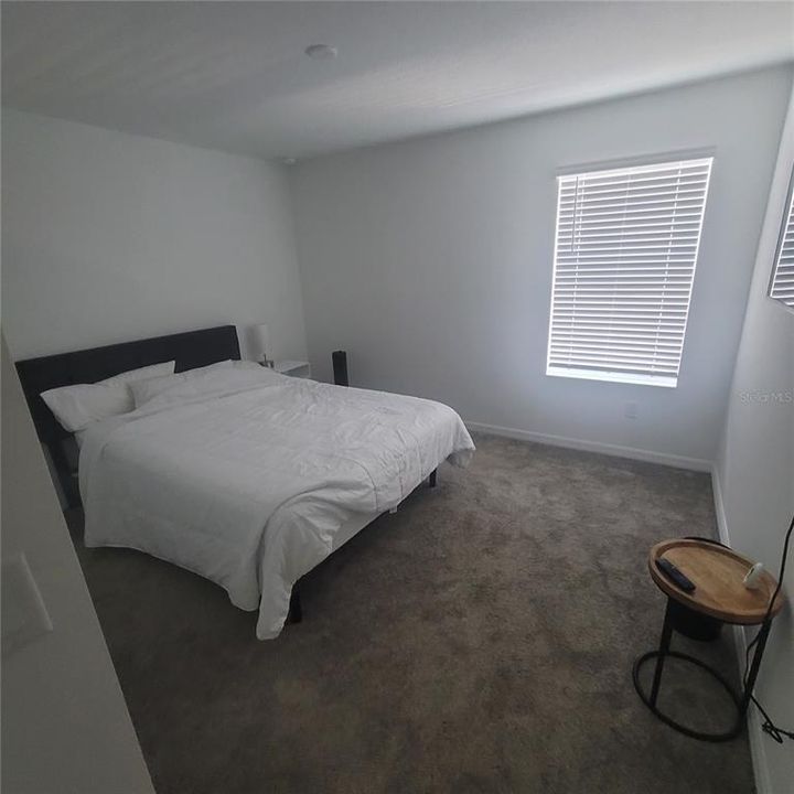 For Rent: $3,100 (5 beds, 2 baths, 2370 Square Feet)
