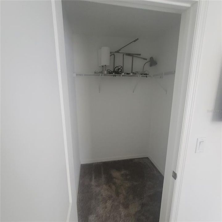 For Rent: $3,100 (5 beds, 2 baths, 2370 Square Feet)
