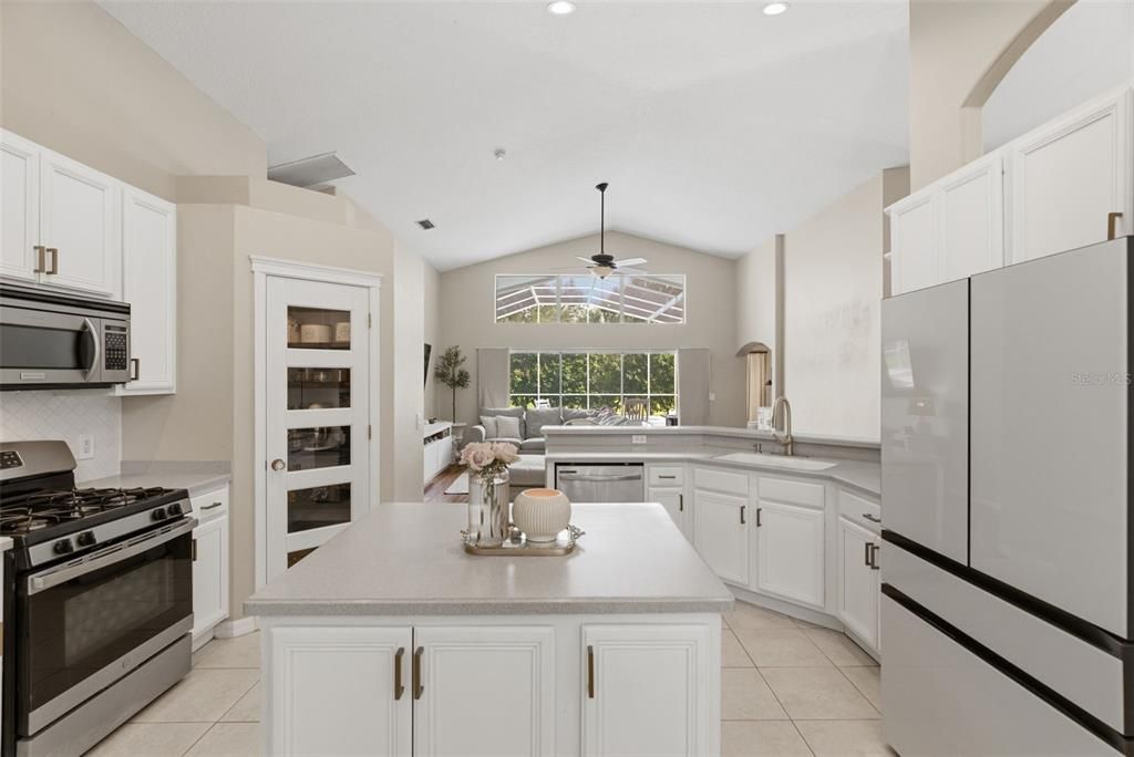Active With Contract: $579,000 (4 beds, 2 baths, 2565 Square Feet)