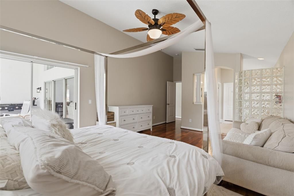 Active With Contract: $579,000 (4 beds, 2 baths, 2565 Square Feet)