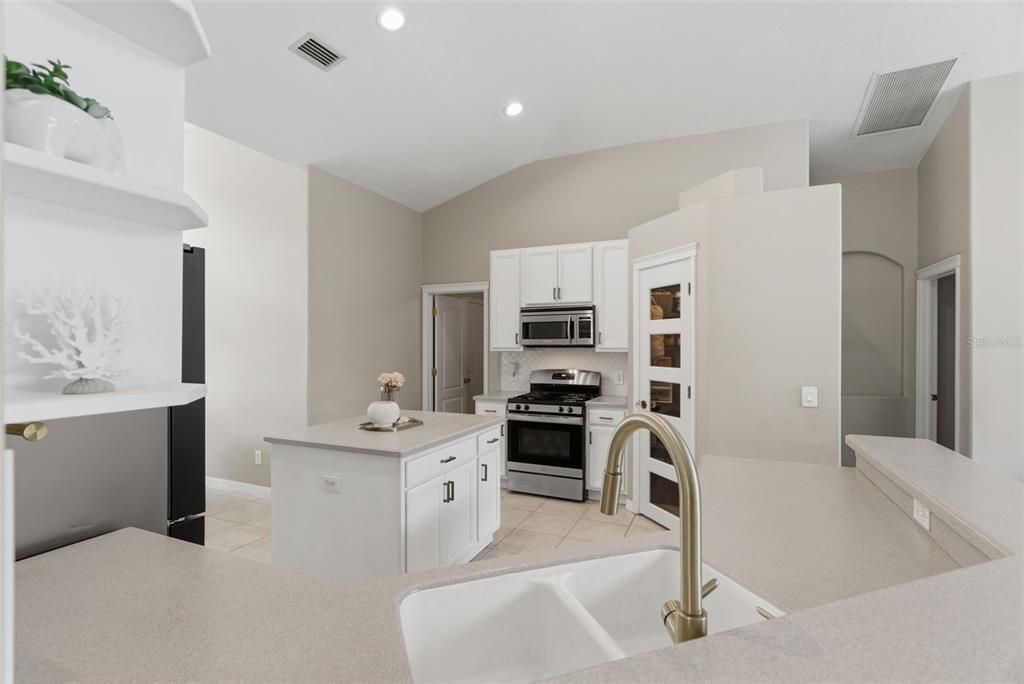 Active With Contract: $579,000 (4 beds, 2 baths, 2565 Square Feet)