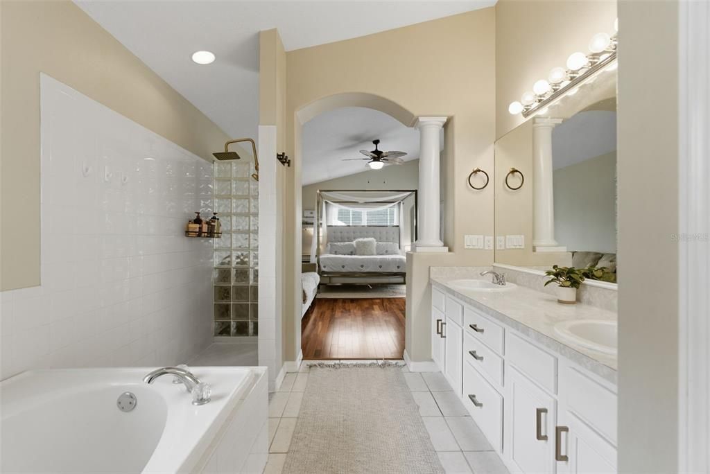 Active With Contract: $579,000 (4 beds, 2 baths, 2565 Square Feet)