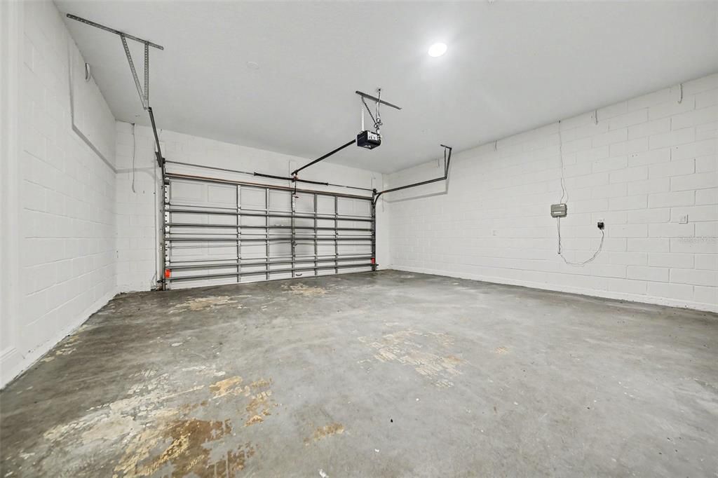 For Sale: $469,900 (4 beds, 2 baths, 2348 Square Feet)