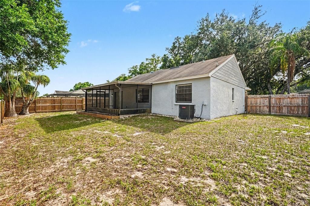 Activo con contrato: $319,900 (3 camas, 2 baños, 1244 Pies cuadrados)