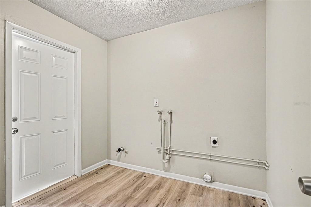 For Sale: $324,900 (3 beds, 2 baths, 1626 Square Feet)