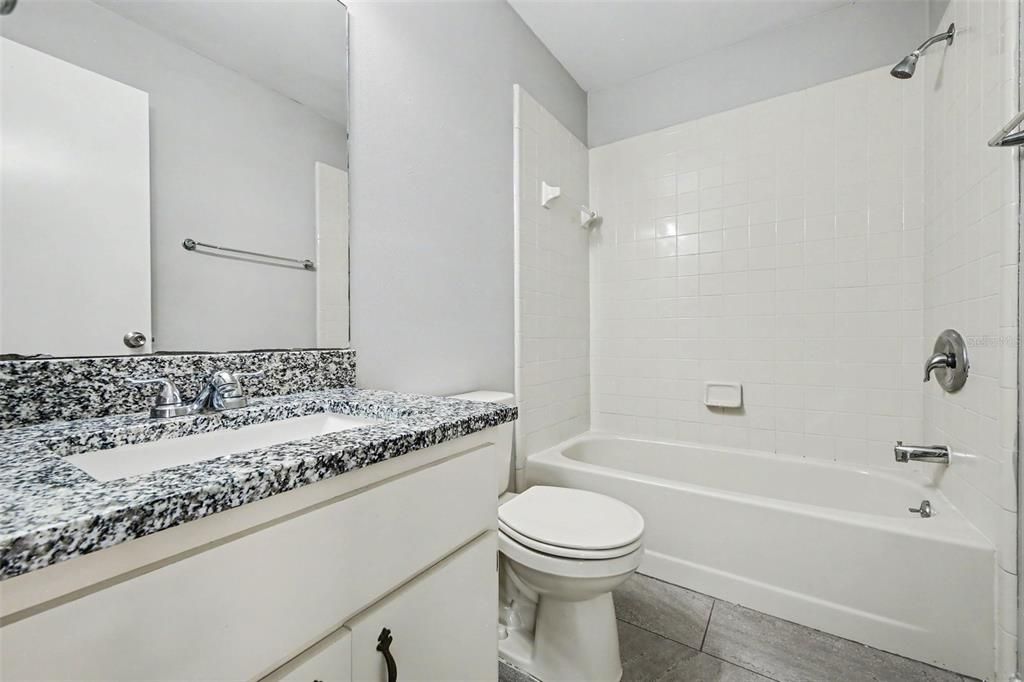 На продажу: $244,900 (3 спален, 2 ванн, 1217 Квадратных фут)
