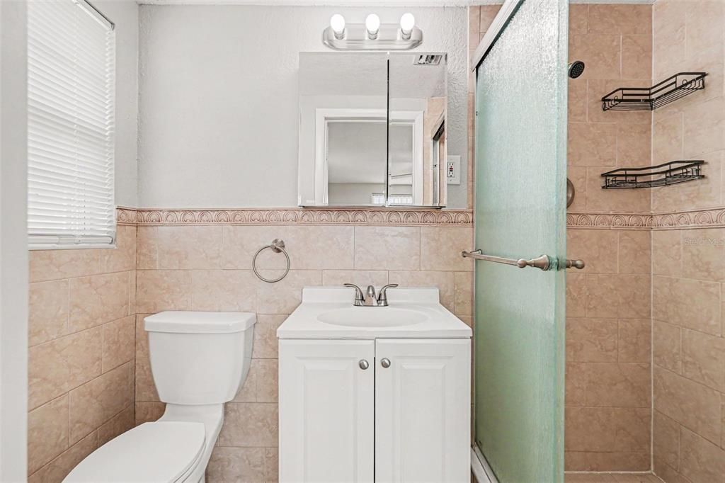 Activo con contrato: $254,900 (3 camas, 2 baños, 1180 Pies cuadrados)