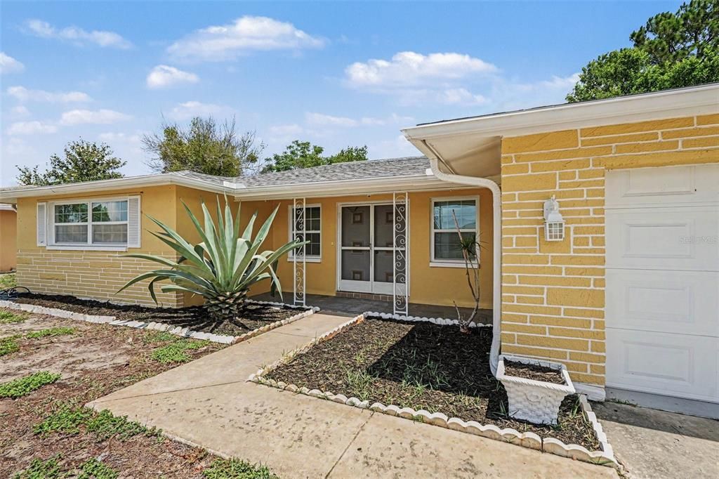 Activo con contrato: $254,900 (3 camas, 2 baños, 1180 Pies cuadrados)