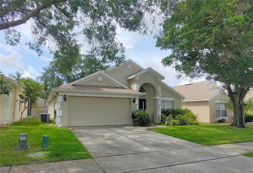 For Rent: $2,650 (4 beds, 2 baths, 2036 Square Feet)