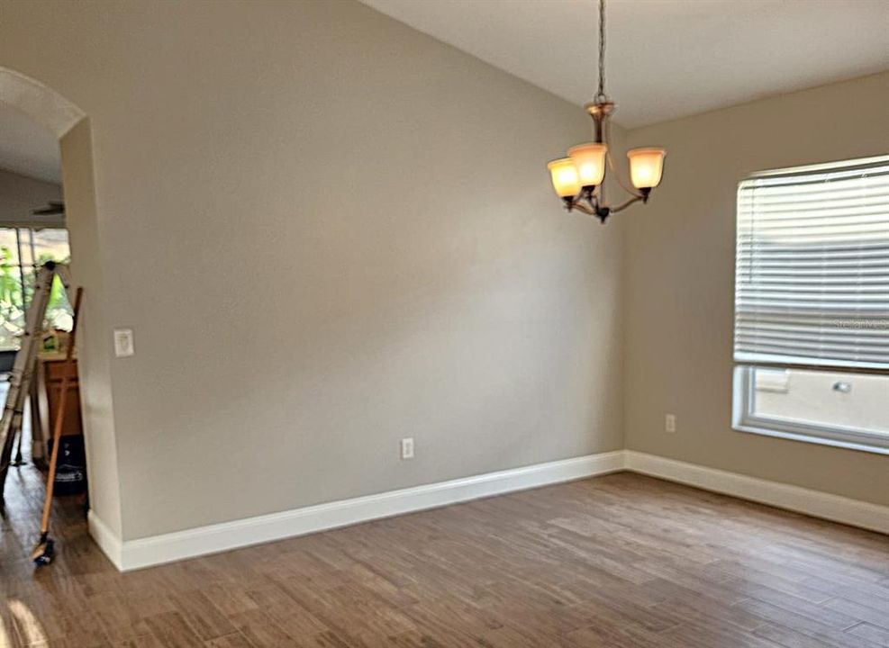For Rent: $2,650 (4 beds, 2 baths, 2036 Square Feet)